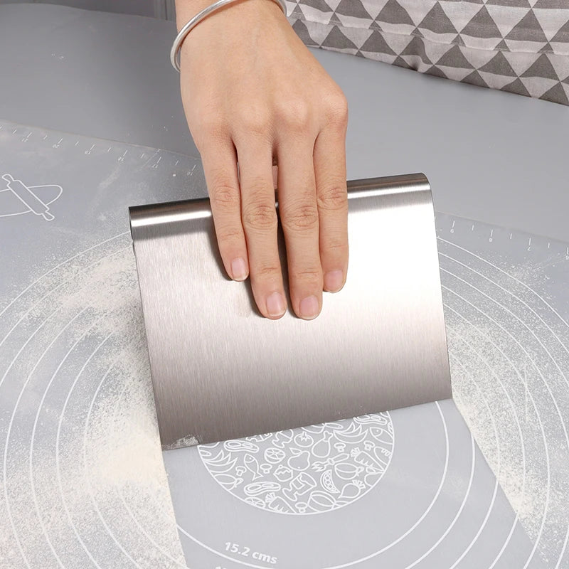 Stainless Steel Cake Scraper & Edge Smoother – 6″ & 8″ Buttercream Spatulas Deckle Tools