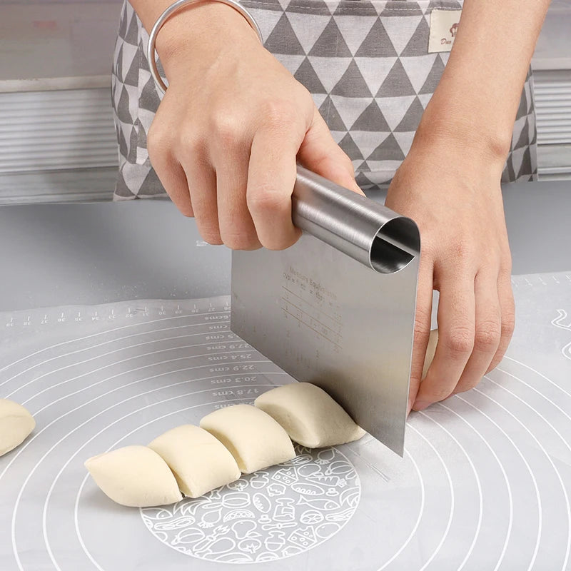 Stainless Steel Cake Scraper & Edge Smoother – 6″ & 8″ Buttercream Spatulas Deckle Tools